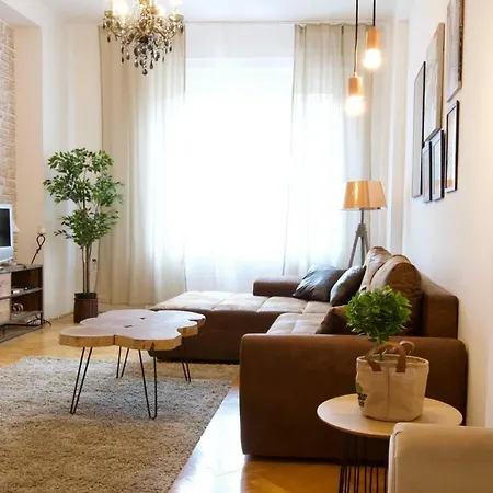 Апартаменты Standard By Hi5 - Madach Imre 1