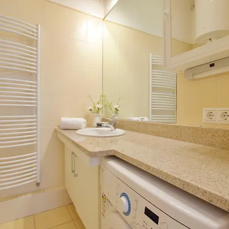 Апартаменты Standard By Hi5 - Madach Imre 1