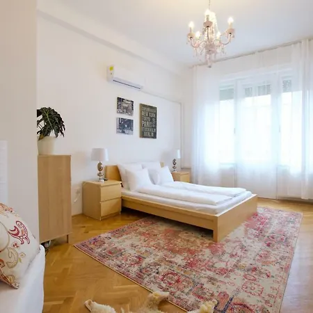 Standard By Hi5 - Madach Imre 1 Апартаменты *