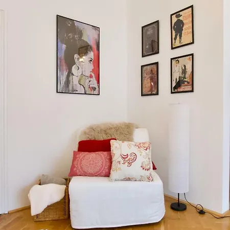 Апартаменты Standard By Hi5 - Madach Imre 1 *